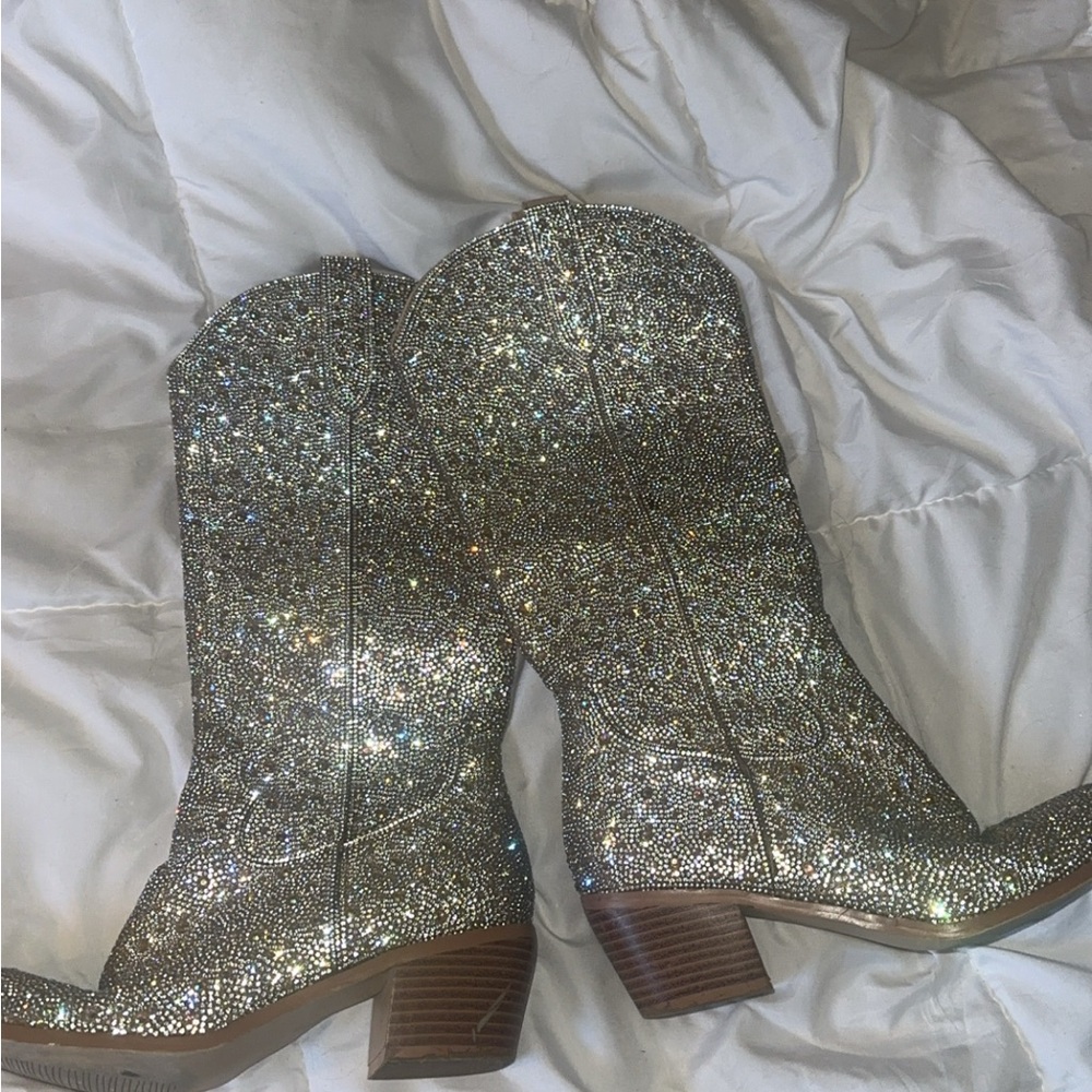 SILVER RHINESTONE COWGIRL BOOTS ✨ - Picture 3 of 8